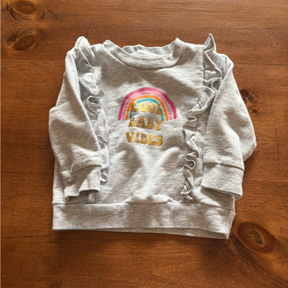 🩷 6 for $20 🩷 Gray Ruffled Baby Sweatshirt with Rainbow Design